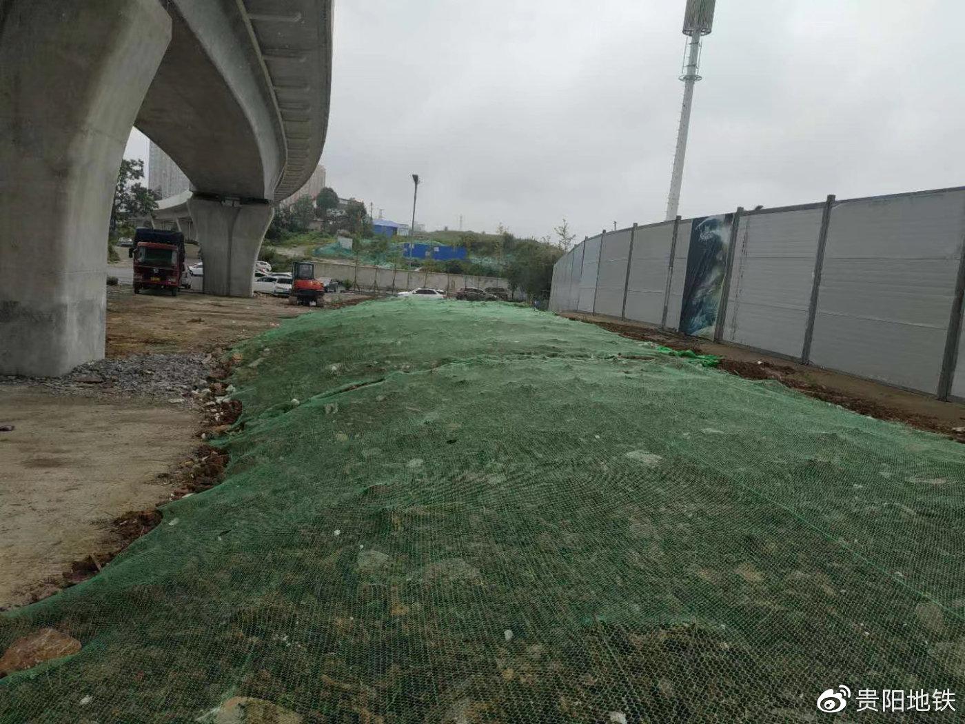 西南环线裸土覆盖