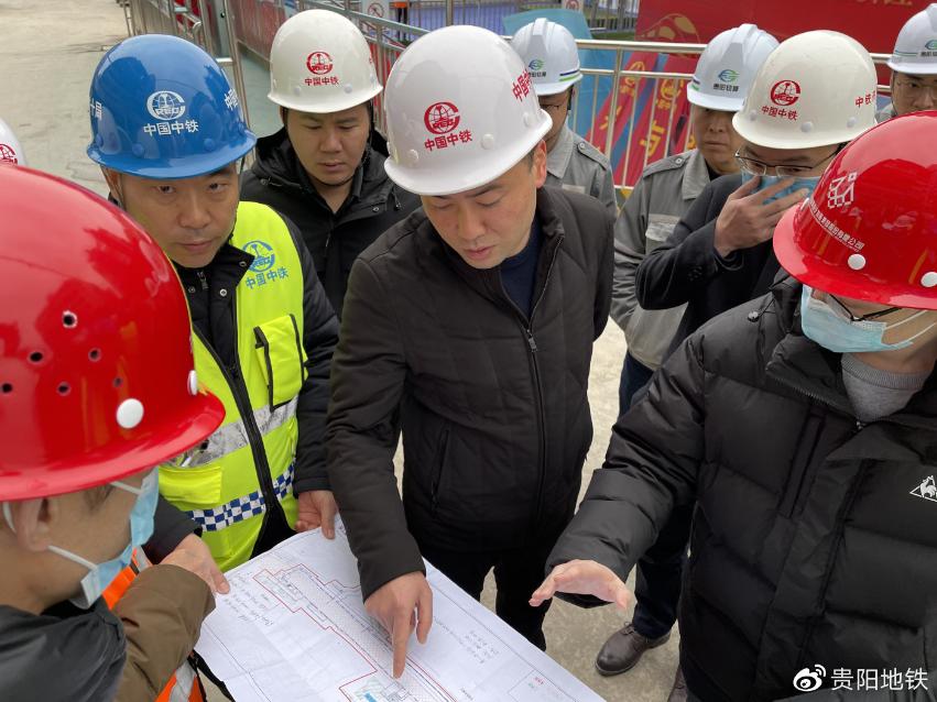 吴海宝在顺～温盾构区间开展检查